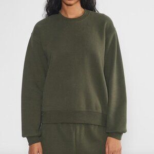 Aritzia TNA Cozy Fleece Boyfriend Crew Sweatshirt Olive